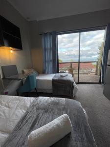 Cosy Richmond Hill Retreat