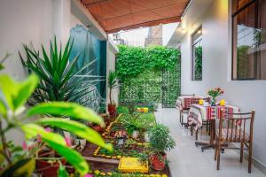 Hotel Manhattan Inn Airport