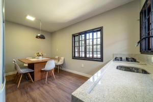 Casa alto padrão com piscina p15 pessoas