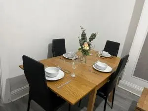 Alton House - 斯塔利桥