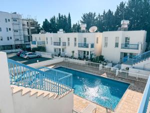 Lavis Haven 2B, Paphos, Pool