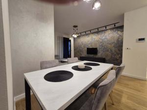 Park Vila New Luxury apartments with garage