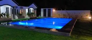 White Village Pool Chalet - 巴东马士力