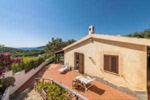 Brezza di Geremeas, Walk to the beach img3