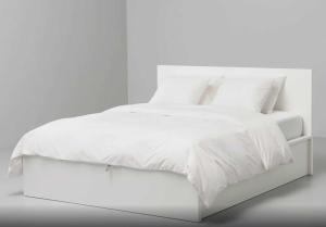 TwinArt 2 adjacent recent apartments hosting up to 8 guests for work and living