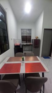 Ujangs Homestay