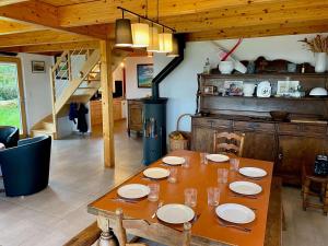 Maisons de vacances House with sea view and large garden for 8 people : photos des chambres