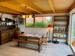 House with sea view and large garden for 8 people