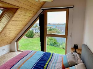 House with sea view and large garden for 8 people