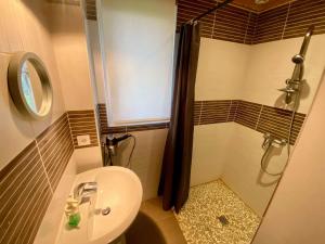 Maisons de vacances House with sea view and large garden for 8 people : photos des chambres