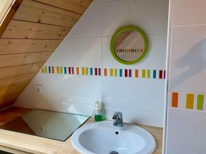 Maisons de vacances House with sea view and large garden for 8 people : photos des chambres