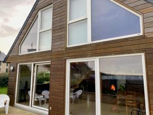 Maisons de vacances House with sea view and large garden for 8 people : photos des chambres