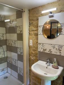 Maisons de vacances Alessentiel - le petit gite : photos des chambres