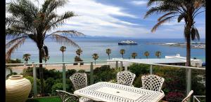 Blue Water Bay Holiday Apartment