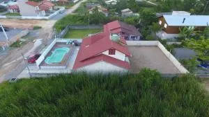 Beach House with pool - باليوسا