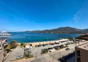 Appartements Superbe T3 front de mer au centre de Propriano : Appartement 2 Chambres