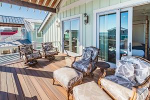 Creekfront Home with Pool, Dock and Stunning Views