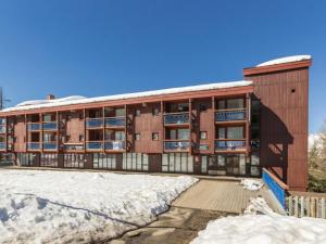 Studio cabine rénové calme avec balcon et wifi, parking inclus - FR-1-346-345