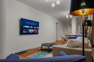 Crown Penthouse - Luxurious, Spa & Vista , by Uni88 ApartHotel