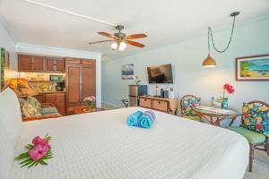 Islander on the Beach 319