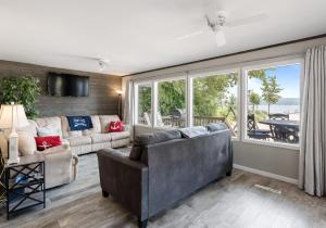 Dunes Edge- Private Silver Lake Home