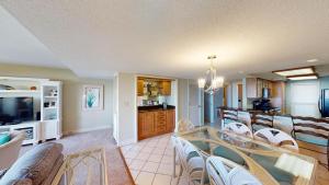Coastal Hideaway 2 Bedroom Condo with Ocean Views