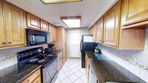 Coastal Hideaway 2 Bedroom Condo with Ocean Views