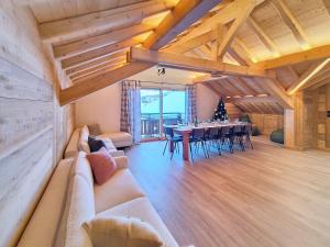 Chalet haut de gamme 12 pers à 50m des pistes avec parking - FR-1-416-224