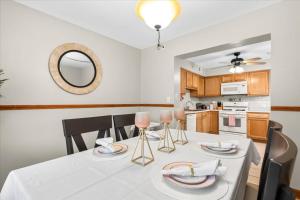 Near Greenfield Village-Downtown Dearborn-Oakwood - 4hvězdičkové hotely ve městě Dearborn