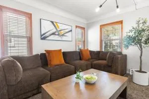 Cozy Home Fenced Yard Pets Welcome Great Location - Мелвиндейл