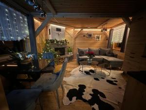 SZAŁAS CHALET PRZY POTOKU Gospodarstwo Agroturystyczne Baciary