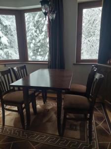 Уютен апартамент за зимна почивка в Пампорово