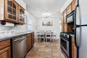 Private pool, close to Lake Michigan Beaches