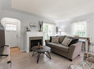 Two-Bedroom House room in Peaceful Pastel - Cheerful Cottage Close to Pere Marquette and Muskegon Lake - Pet Friendly