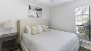 Landing at Woodhill - 2 Bedrooms in Denton - 丹顿