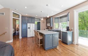 Experience luxury at Lakefront Villa