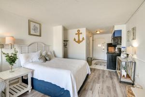 4 Mi to Broadway at the Beach Oceanfront Getaway