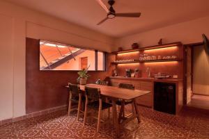 Rojo Diseno Ubicacion Confort y AC