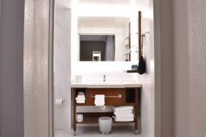 Guest Room with Two Queen Beds room in Delta Hotels by Marriott Indianapolis East