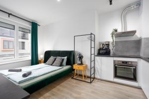 New Tranquil Apartments with FREE PARKING