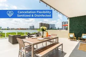 Golden Bay 303 - Interama