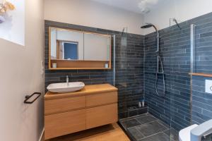 Maisons de vacances KER LAN - Maison de caractere avec SPA et vue mer : photos des chambres