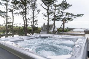 Maisons de vacances KER LAN - Maison de caractere avec SPA et vue mer : photos des chambres