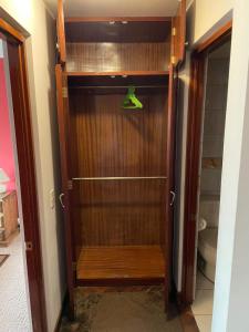 Muy cerca, a pasos de la Embajada de EEUU