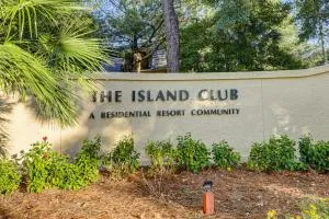 Island Club - Grasslawn Beach