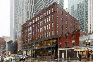 HI Boston Hostel - Dock Square