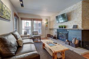 Paradise Meadow by Ski Country Resorts