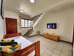 Casa de 2 Suítes com Internet Rápida e Comodidades - Justinópolis