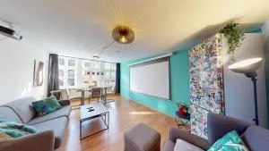 2 Zimmer, Beamer, Disneyplus mitten in der Altstadt - Celle