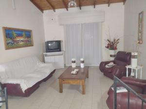 CASA CENTRICA con SALIDA al RIO